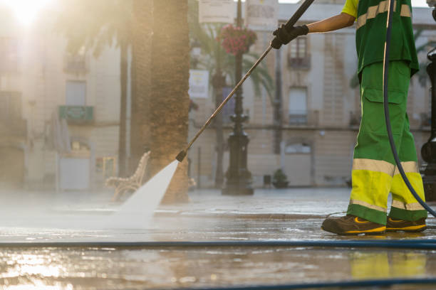 Best Sidewalk Pressure Washing  in Hartland, WI